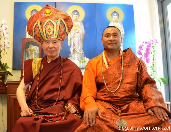 净土法门法师:丽江仲巴活佛送我一部藏密专修净土法门的经典 净土法门法师:丽江仲巴活佛送我一部藏密专修净土法门的经典